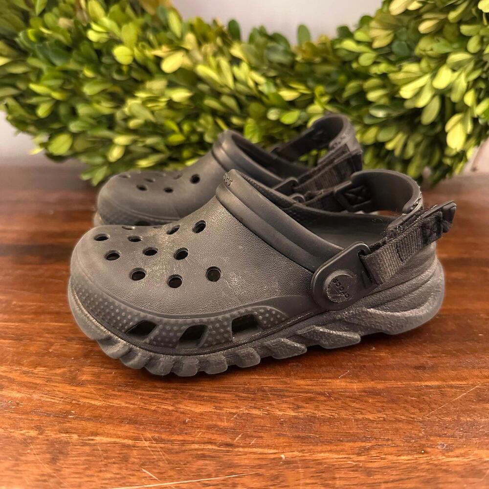 Crocs Duet Max II Clogs C9
